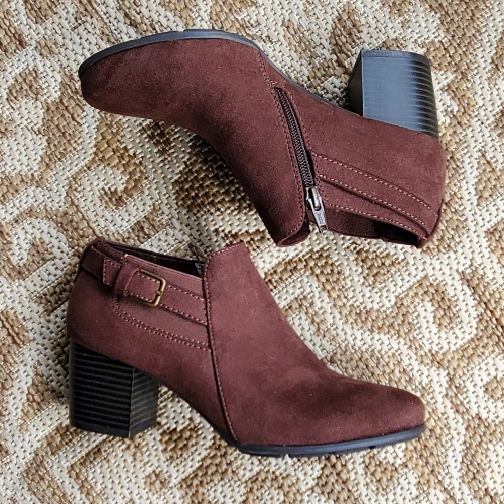 NWOT - Croft & Barrow | Brown Seude Ankle Boots Size 6